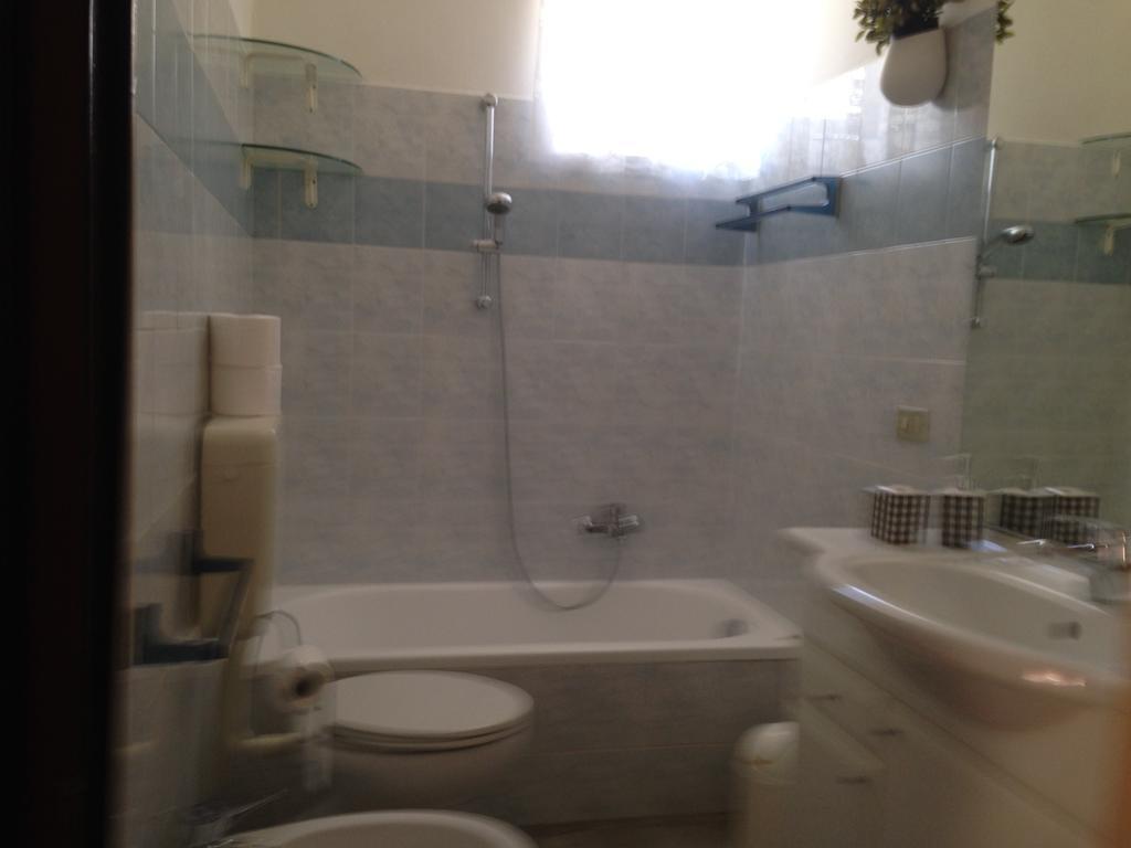 Casa Vacanza "Marina San Giuseppe" Appartement Ventimiglia Buitenkant foto